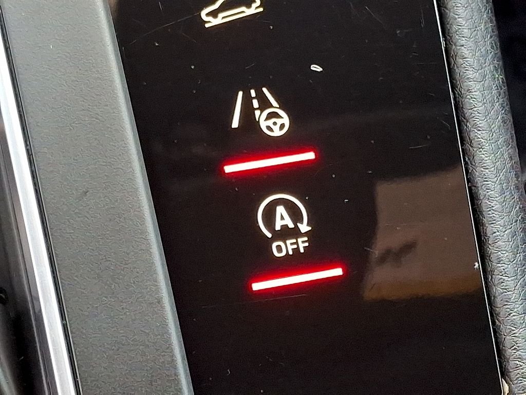 2023 Porsche Macan S - Photo 25