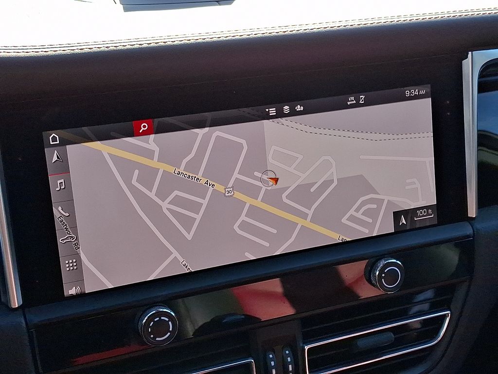 2023 Porsche Macan S - Photo 17