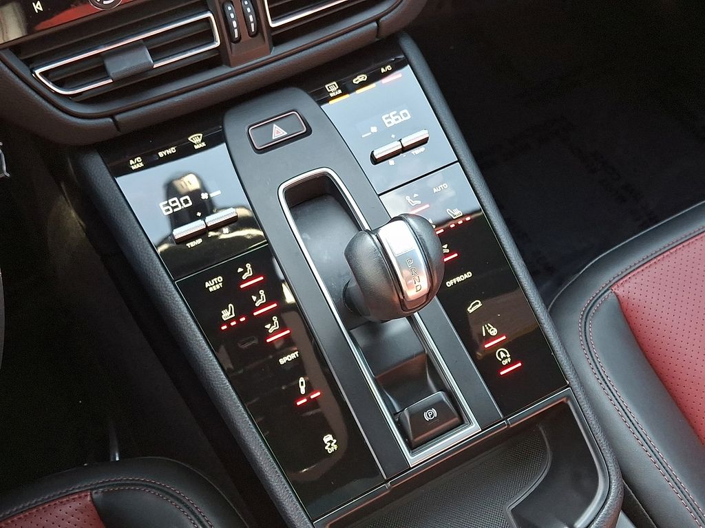 2023 Porsche Macan S - Photo 16