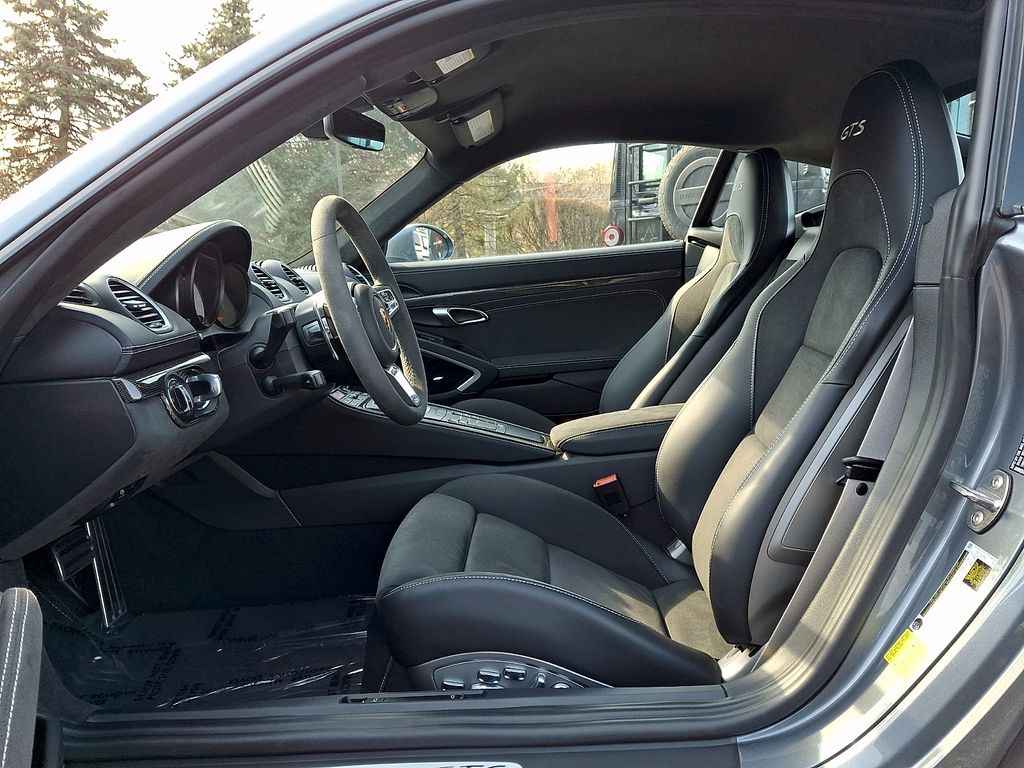 2025 Porsche 718 GTS - Photo 15