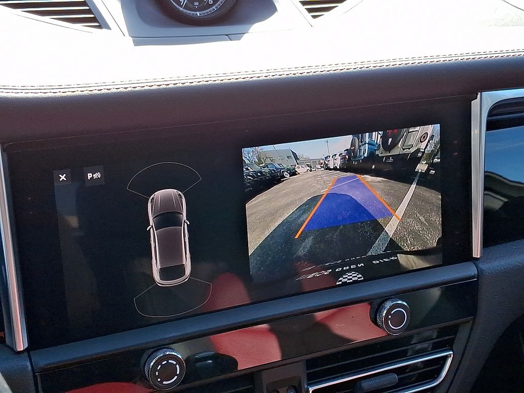 2023 Porsche Macan S - Photo 19