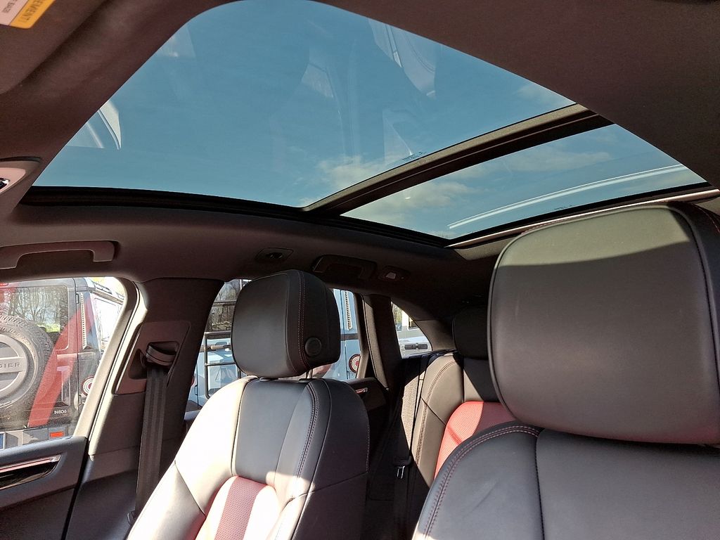2023 Porsche Macan S - Photo 14