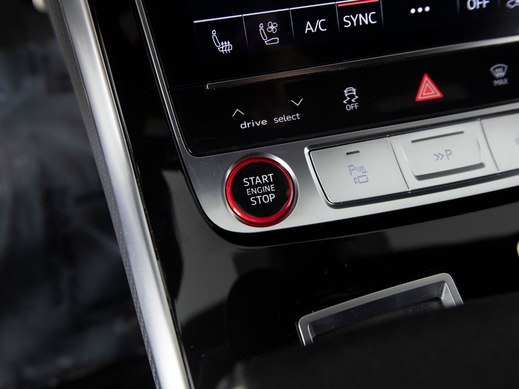 2025 Audi RS Q8 Base - Photo 24