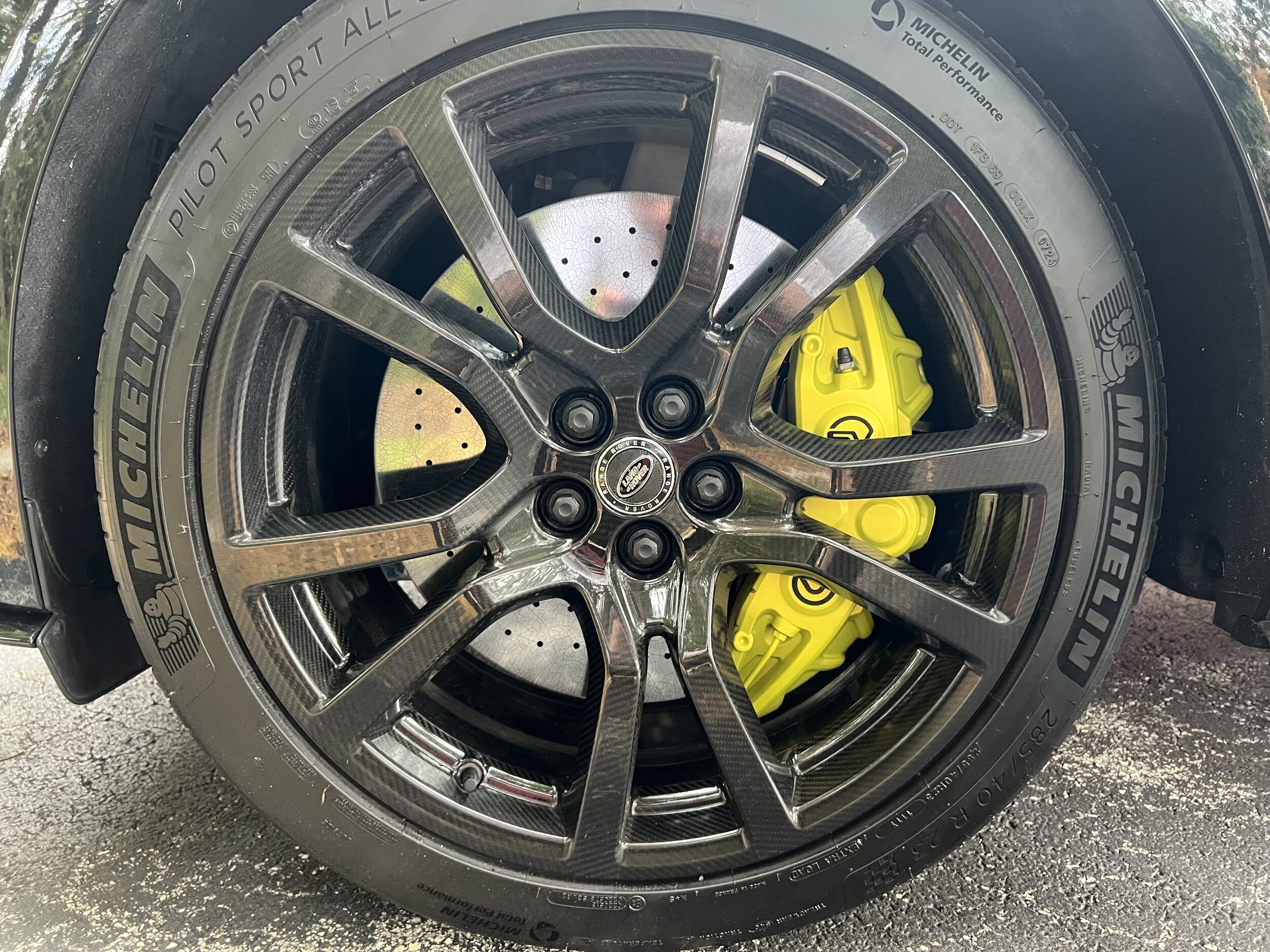 2025 Land Rover Range Rover Sport photo 2