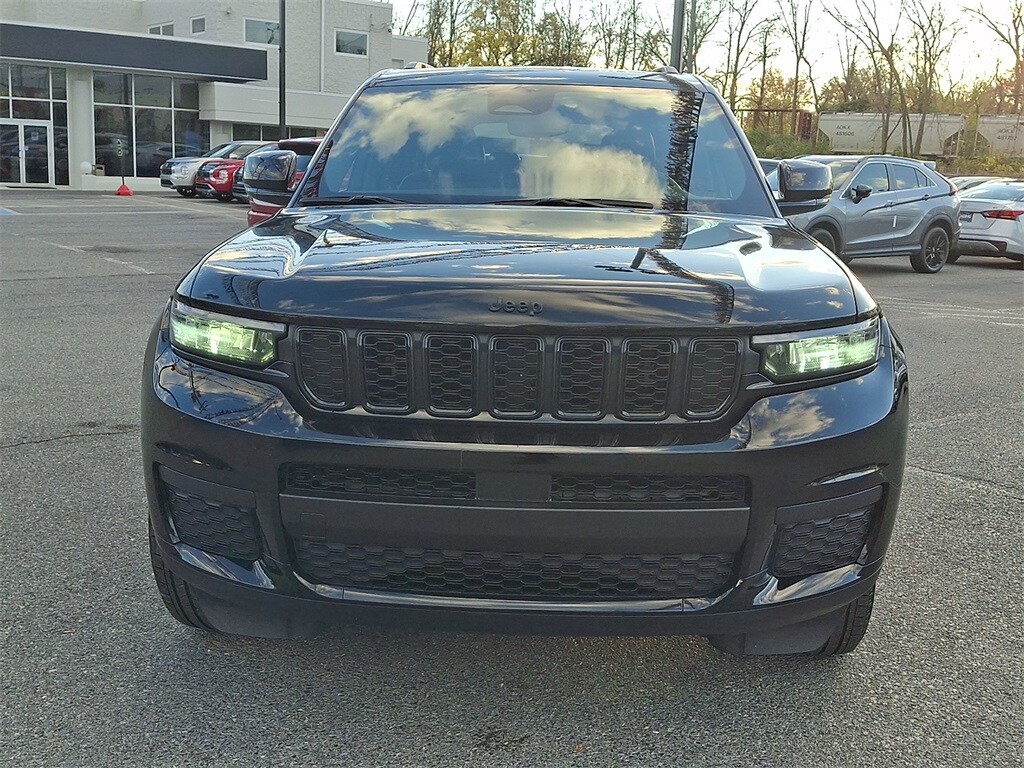 2024 Jeep Grand Cherokee Laredo photo 2