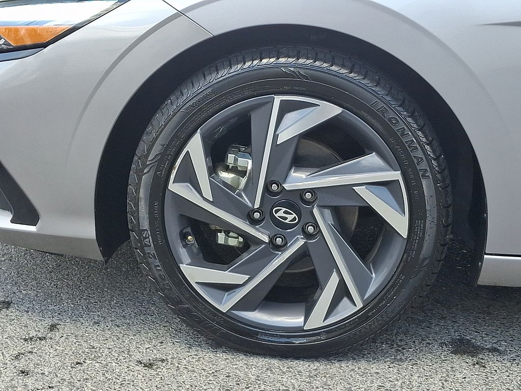 2025 Hyundai Elantra SEL - Photo 10
