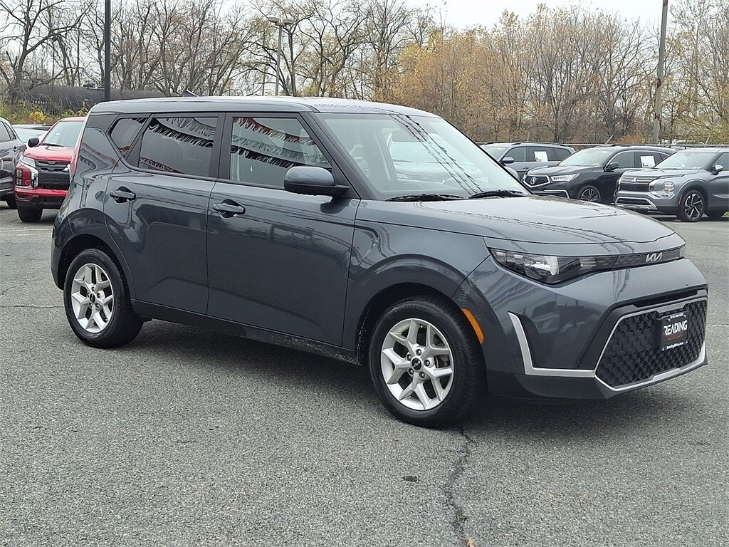 2024 Kia Soul LX photo 3