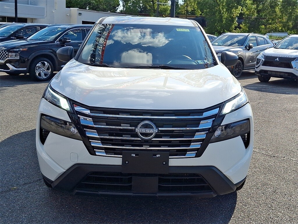 2024 Nissan Rogue S photo 2