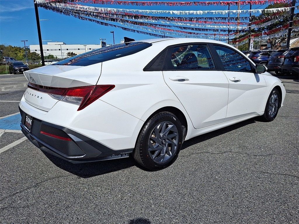 Used 2024 Hyundai Elantra SEL Sedan
