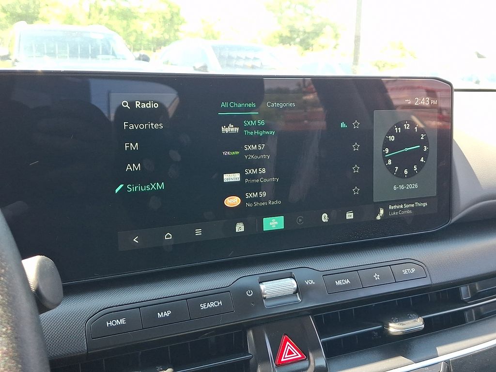 2025 Kia K4 LXS - Photo 18