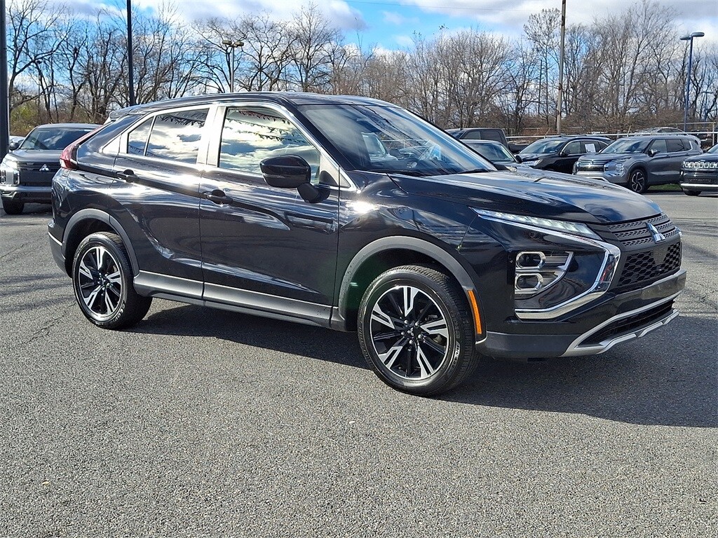 2024 Mitsubishi Eclipse Cross SE photo 3