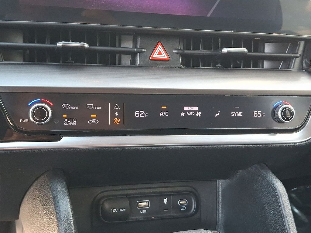 2023 Kia Sportage EX - Photo 17