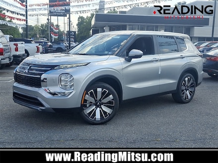 2025 Mitsubishi Outlander SE SUV