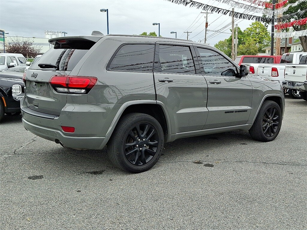 2021 Jeep Grand Cherokee Laredo X photo 4