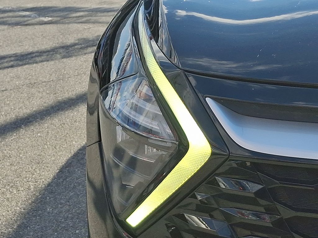 2023 Kia Sportage EX - Photo 11
