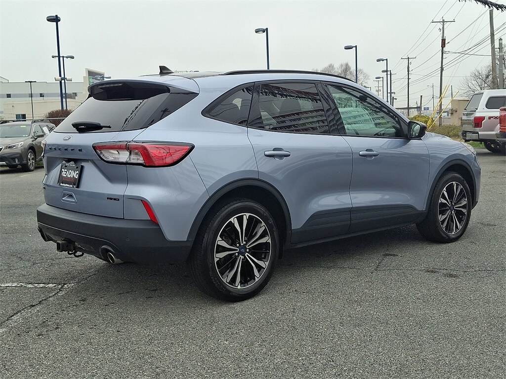 2022 Ford Escape SEL photo 3