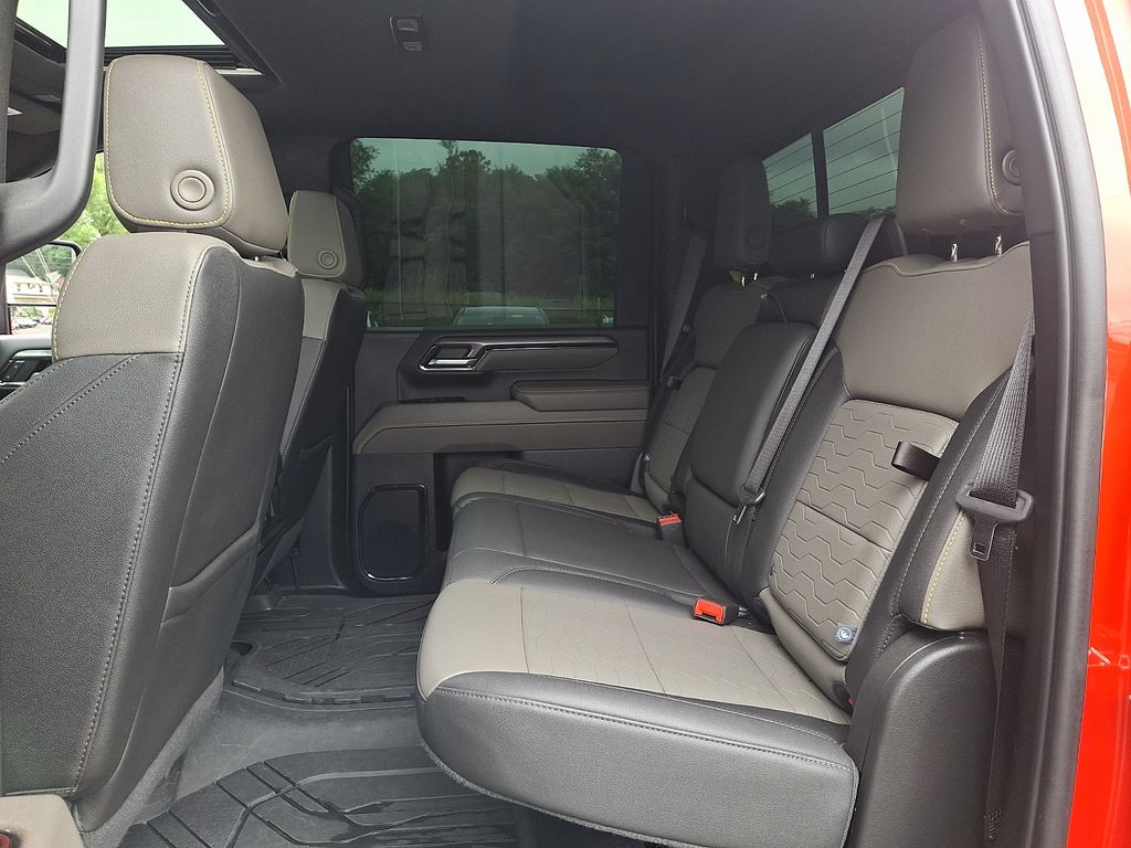 2024 Chevrolet Silverado 2500HD ZR2 - Photo 12