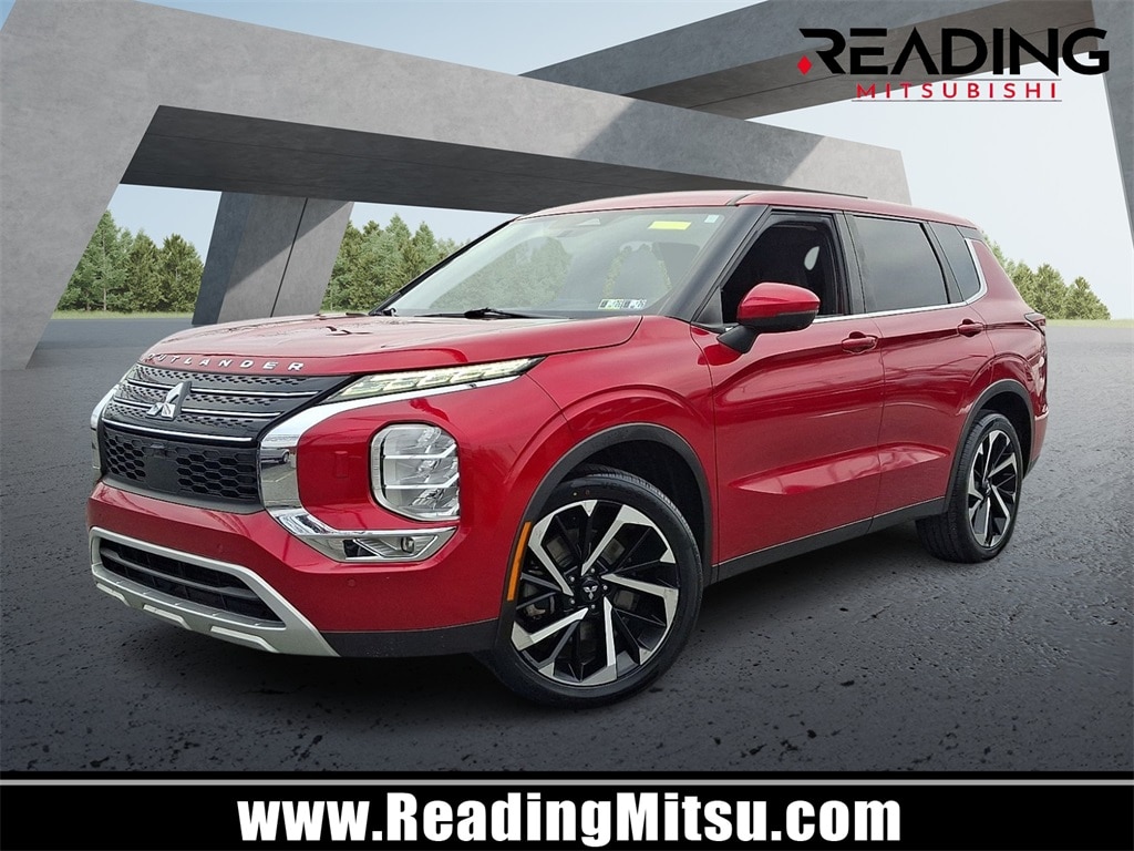 2022 Mitsubishi Outlander SE's photo