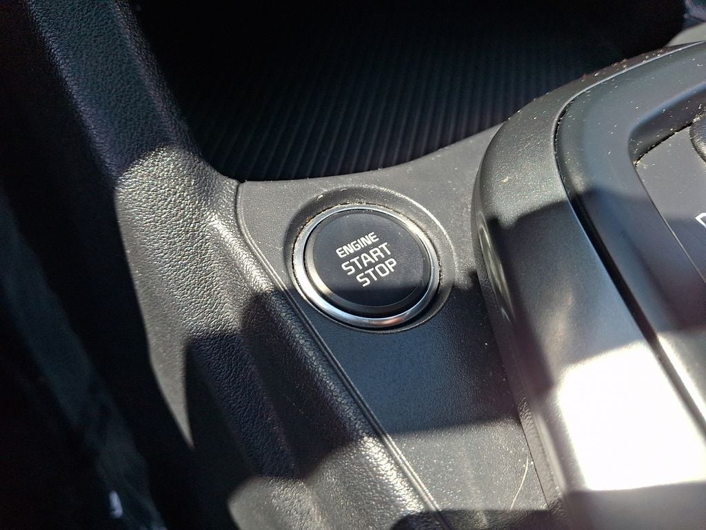2025 Kia K4 LXS - Photo 24