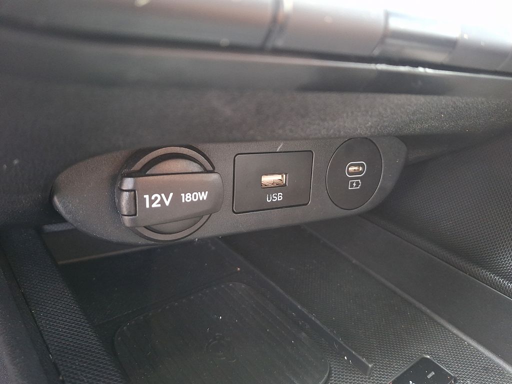 2025 Hyundai Elantra SEL - Photo 25