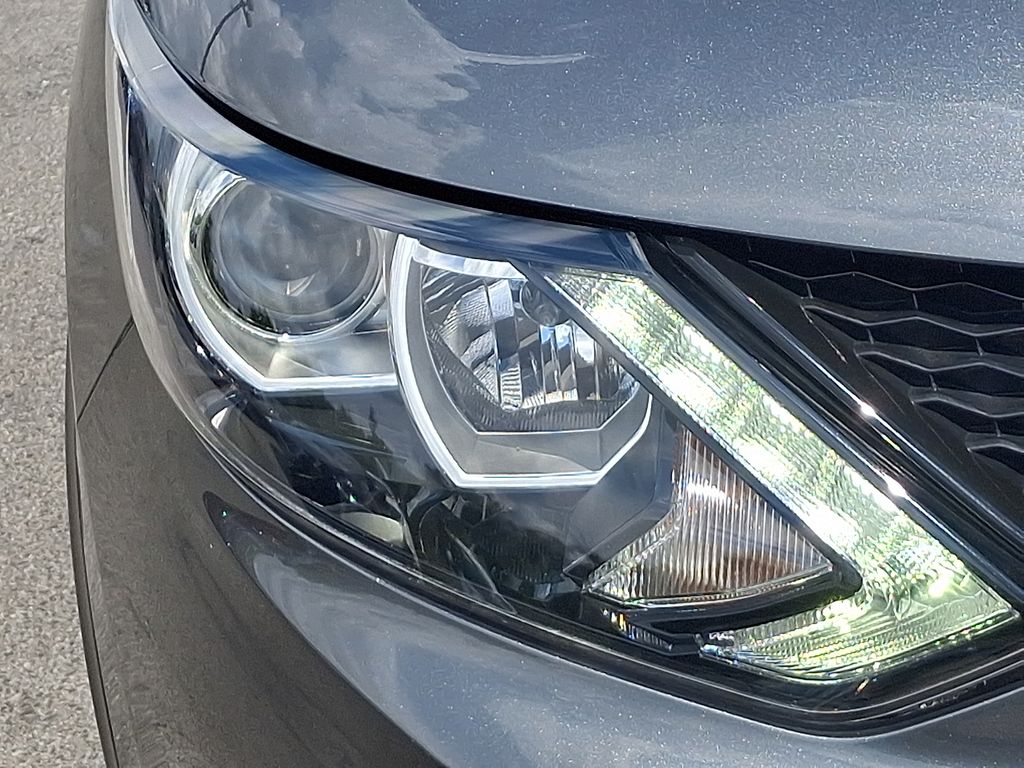 2019 Nissan Rogue Sport S - Photo 11
