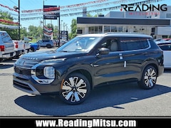 2025 Mitsubishi Outlander Platinum Edition SUV