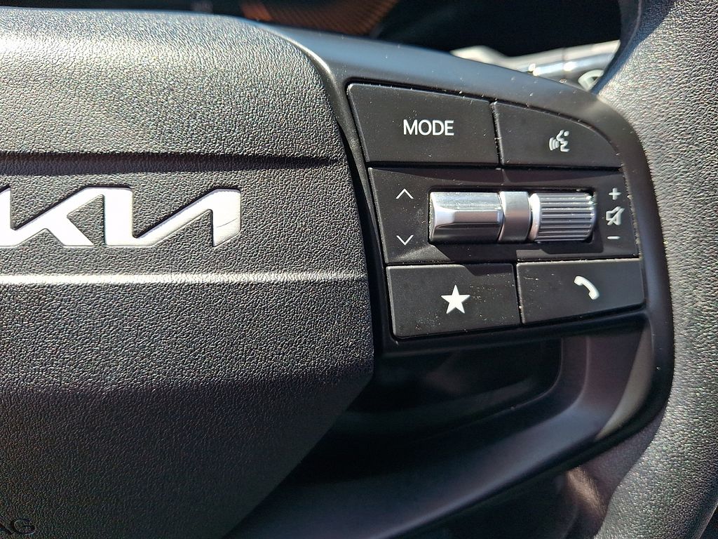 2025 Kia K4 LXS - Photo 23