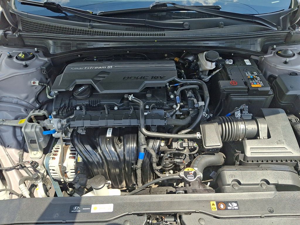 2025 Hyundai Elantra SEL - Photo 29