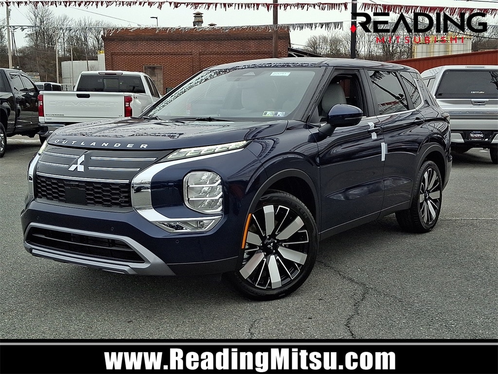 2025 Mitsubishi Outlander SE's photo