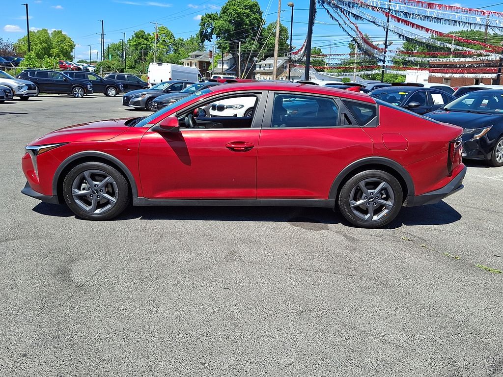 2025 Kia K4 LXS - Photo 9