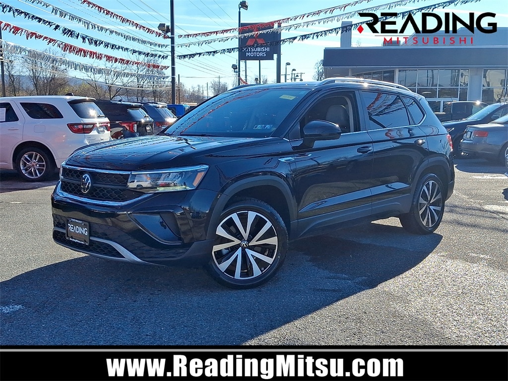 2023 Volkswagen Taos SE's photo