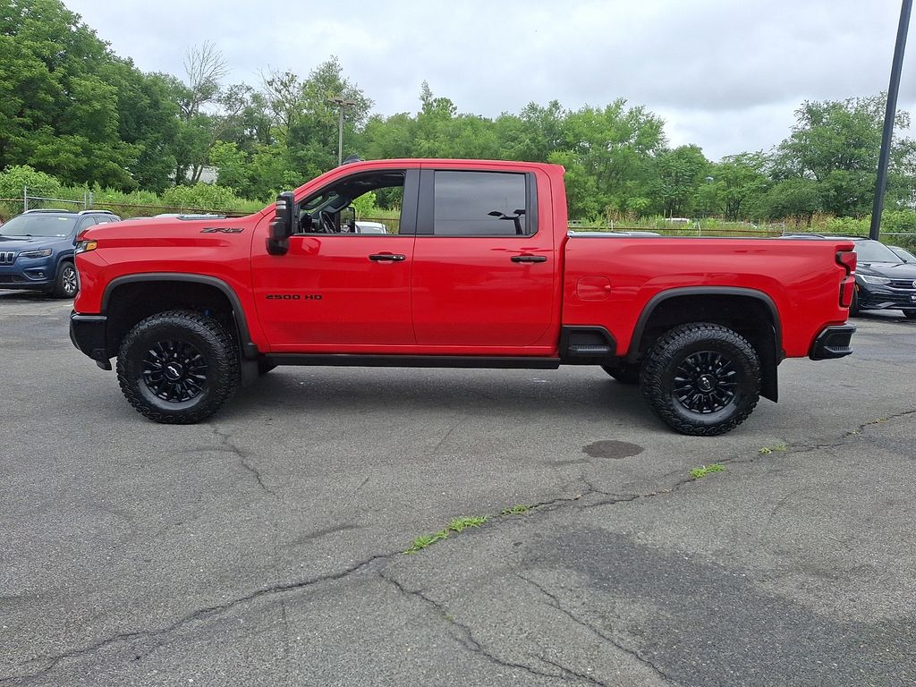 2024 Chevrolet Silverado 2500HD ZR2 - Photo 9