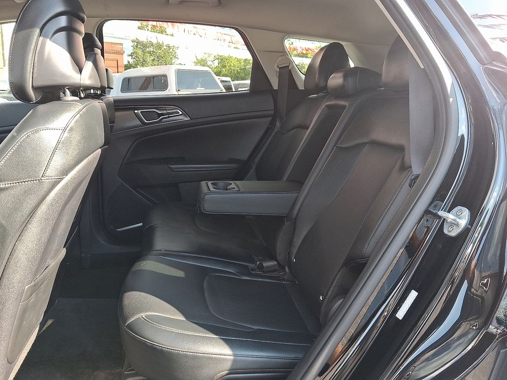 2023 Kia Sportage EX - Photo 12