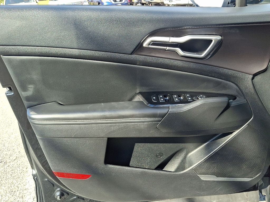2023 Kia Sportage EX - Photo 14