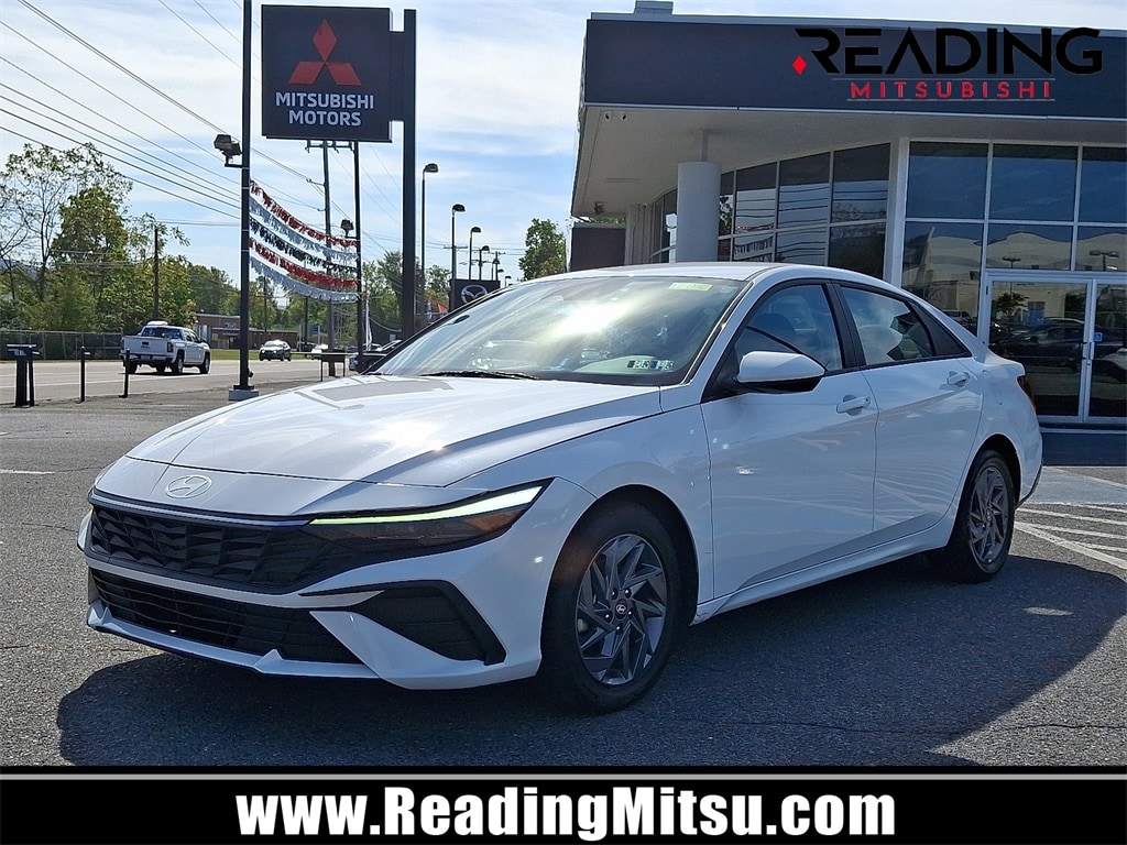 Used 2024 Hyundai Elantra SEL Sedan