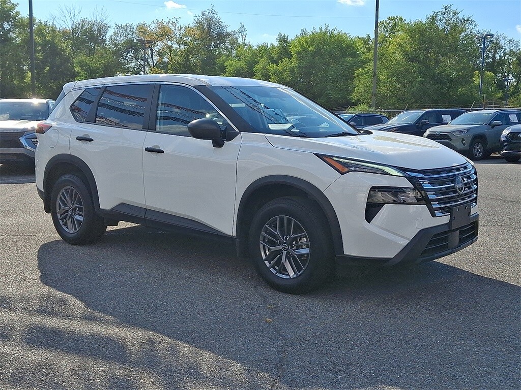 2024 Nissan Rogue S photo 3