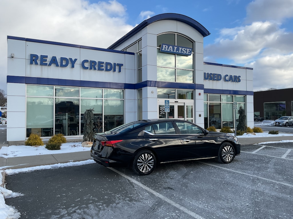 Used 2024 Nissan Altima 2.5 SV Sedan