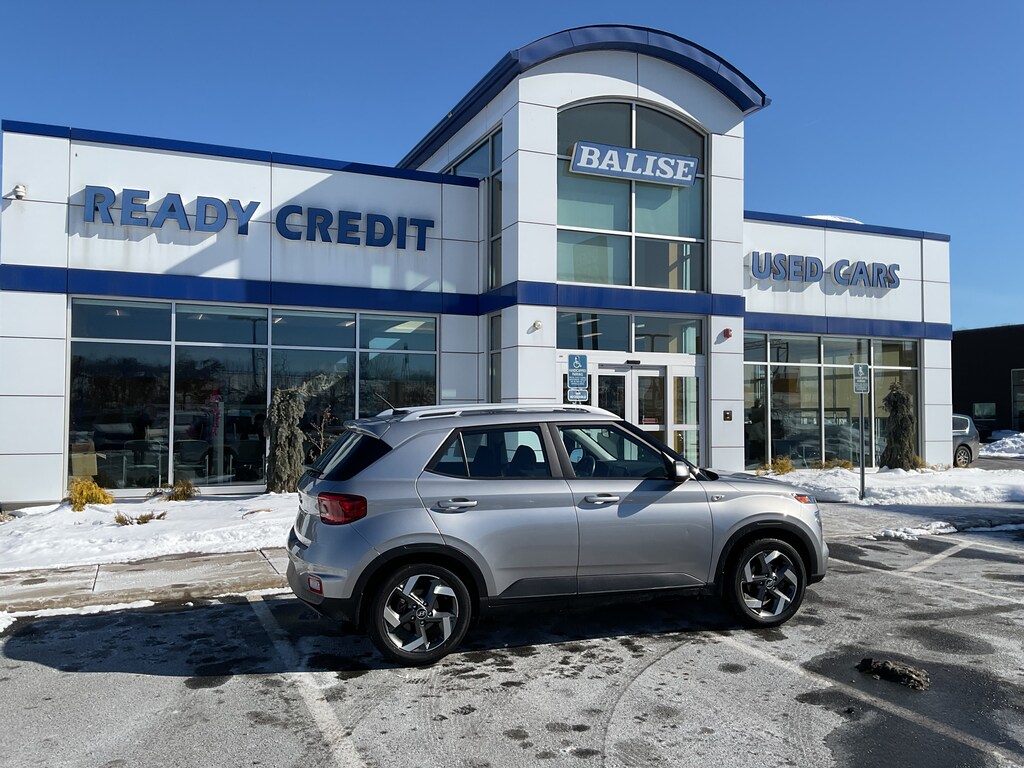 Used 2023 Hyundai Venue SEL SUV