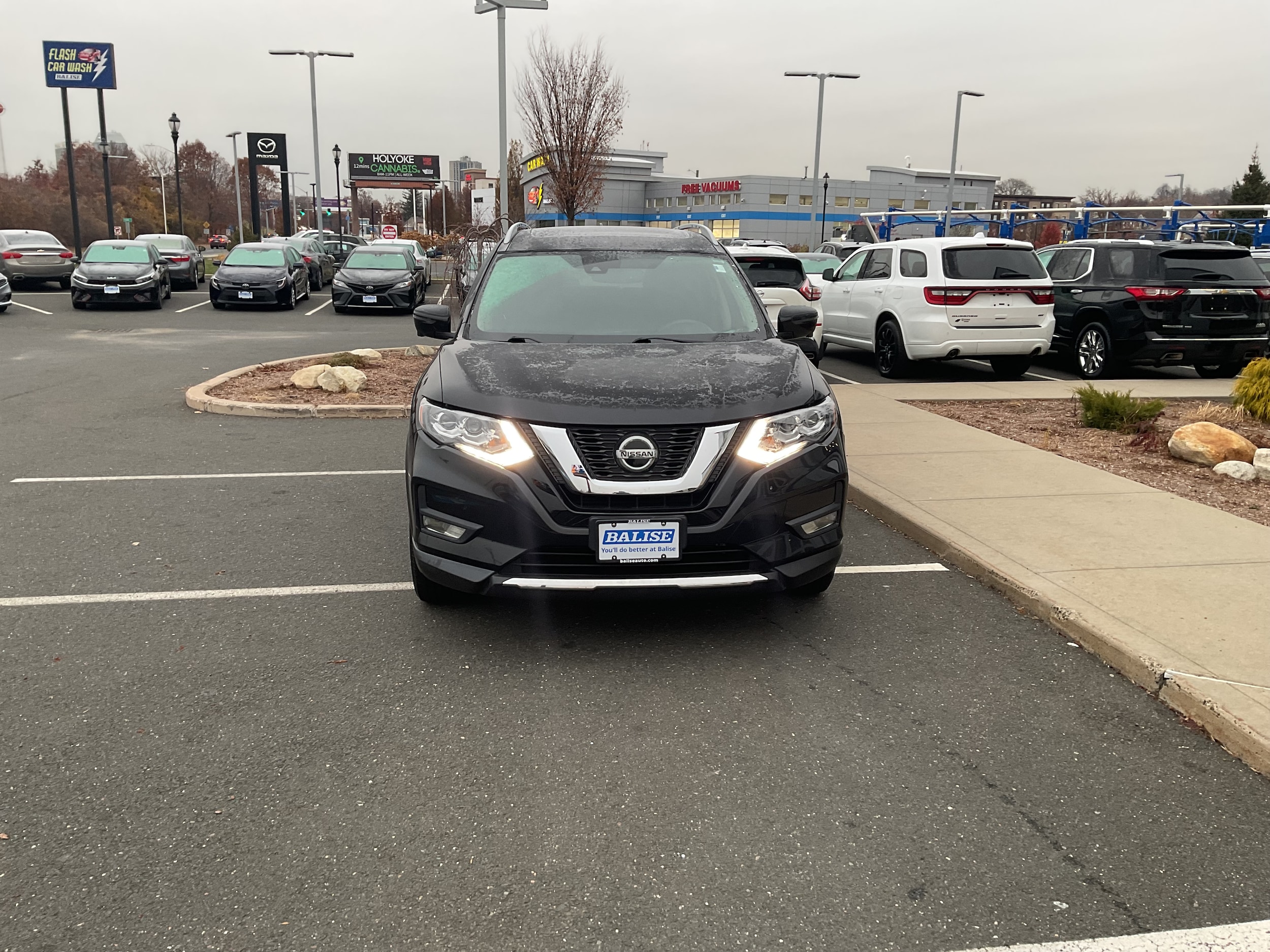 2020 Nissan Rogue SL's photo