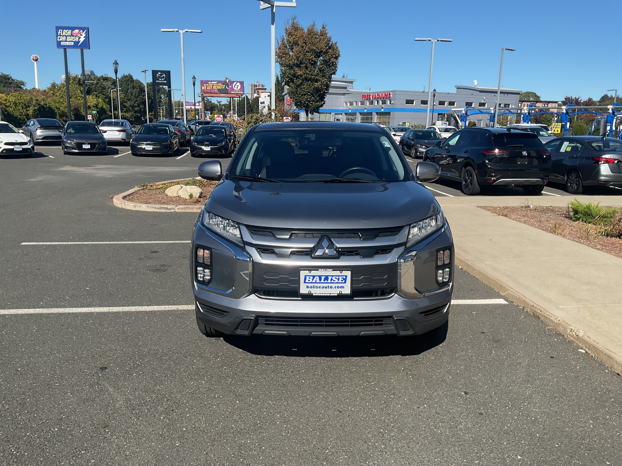 2024 Mitsubishi Outlander Sport SE's photo