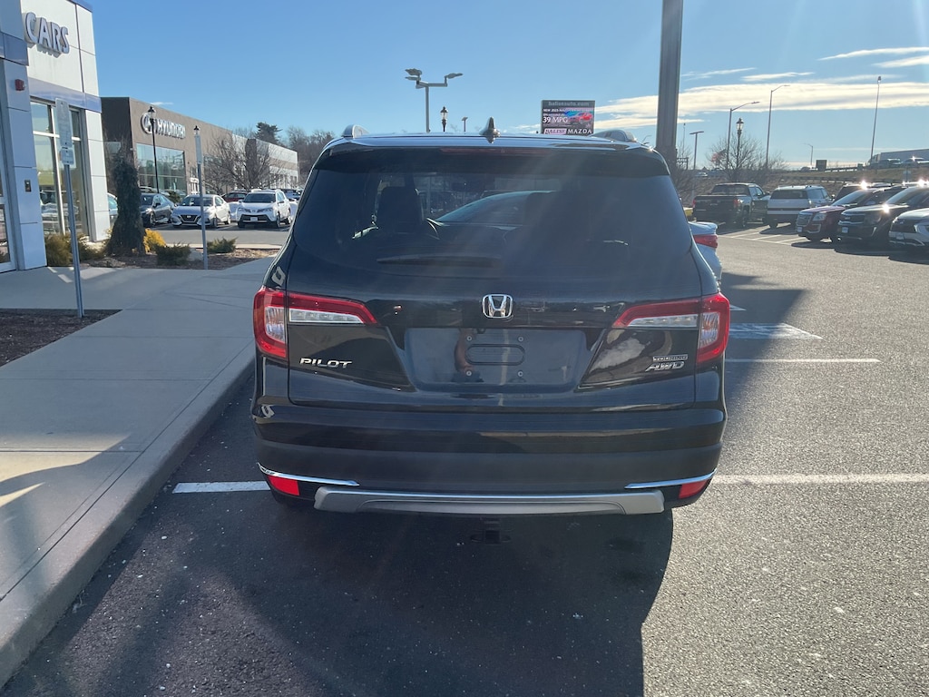 Used 2019 Honda Pilot Touring 8-Passenger AWD SUV
