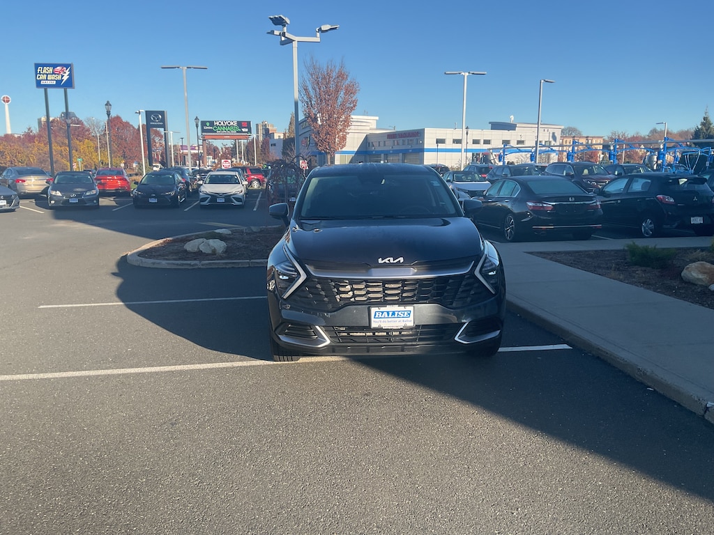 Used 2024 Kia Sportage LX SUV