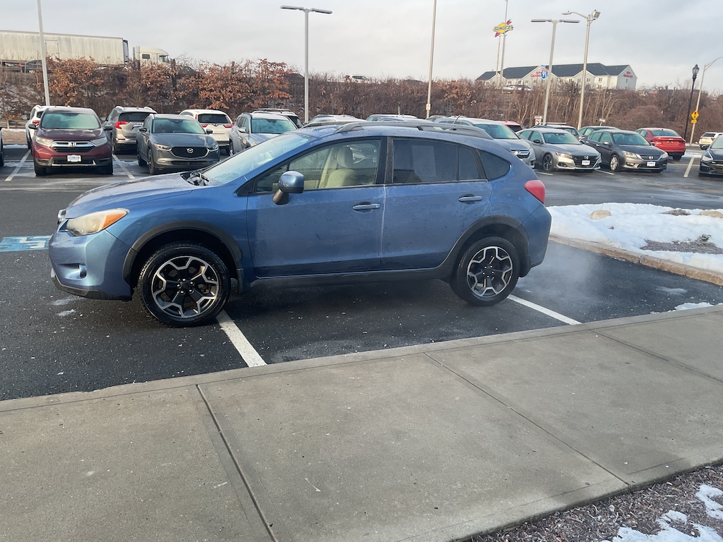 Used 2014 Subaru XV Crosstrek 2.0i Premium w/Navigation SUV