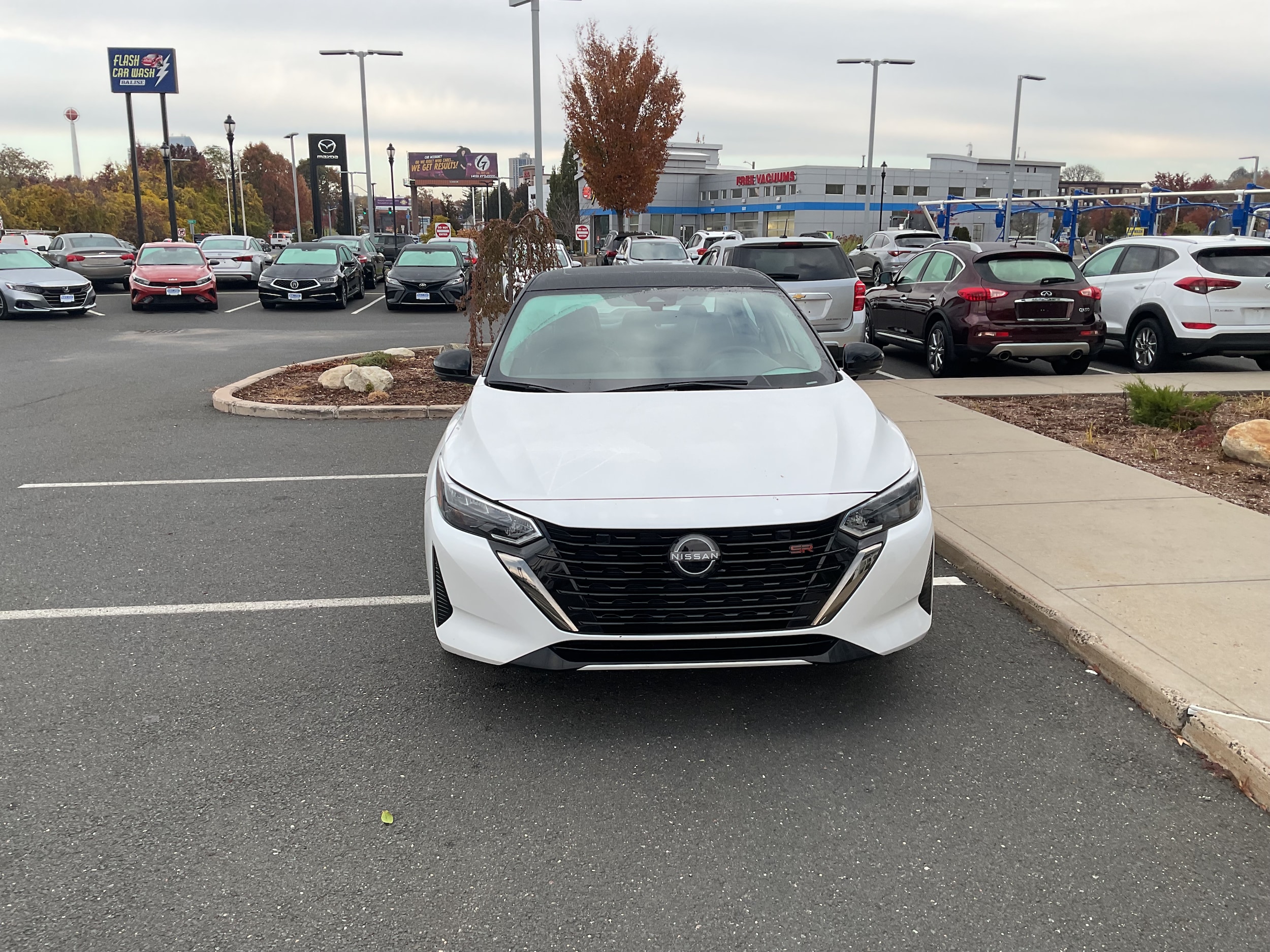 2024 Nissan Sentra SR's photo