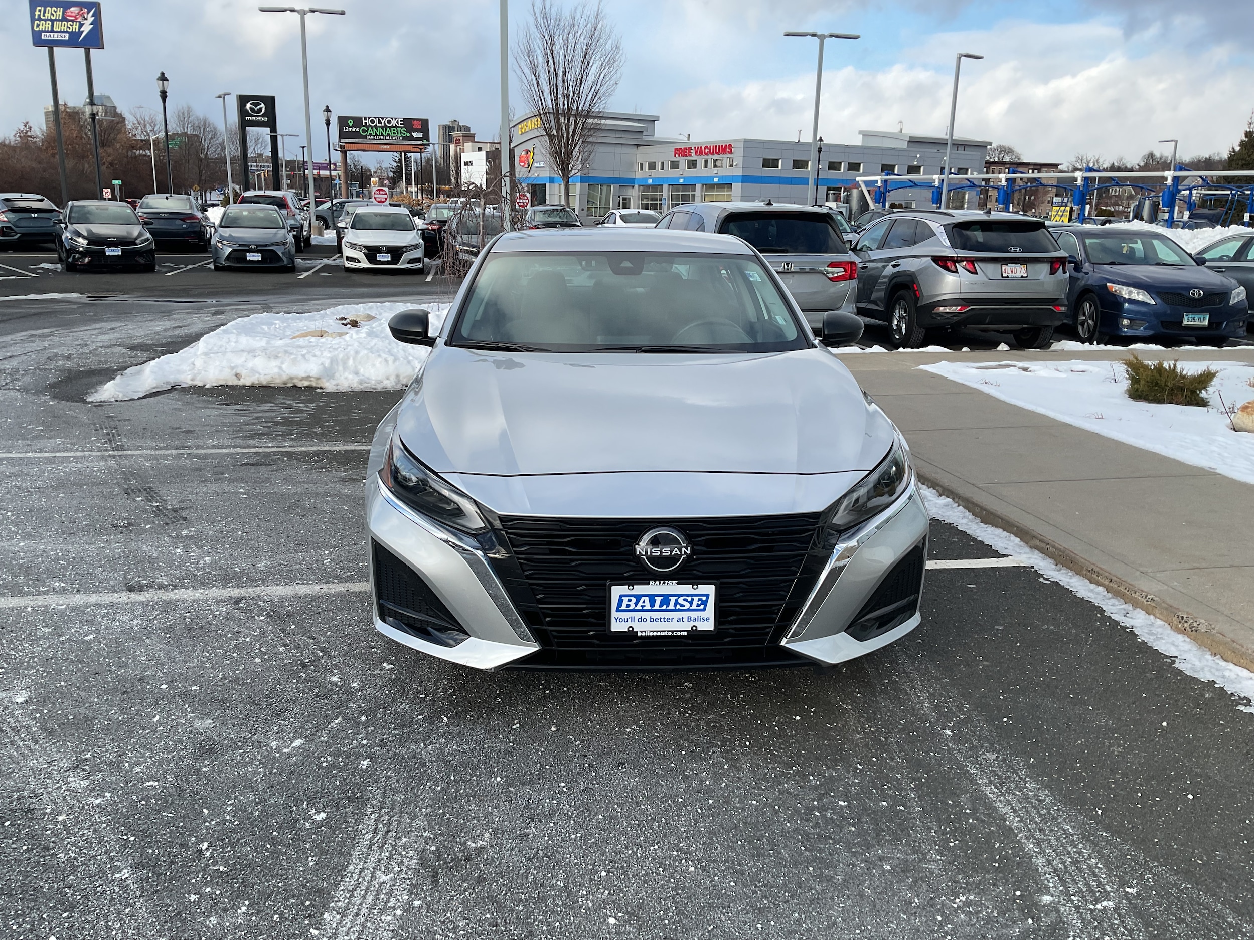 2024 Nissan Altima S's photo