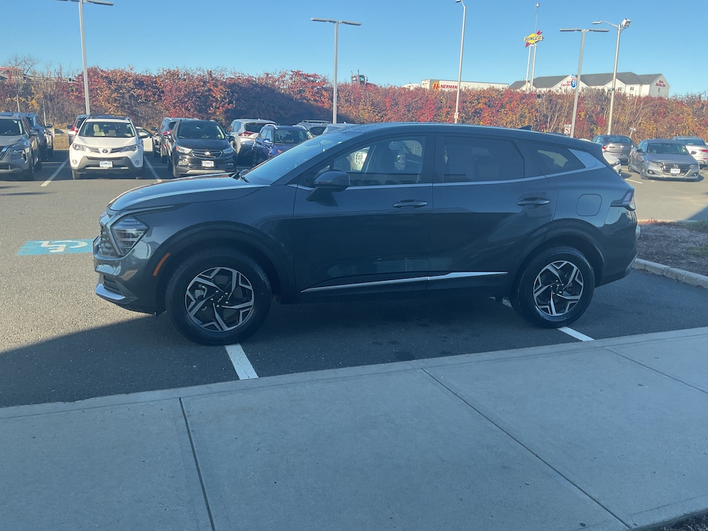 Used 2024 Kia Sportage LX SUV