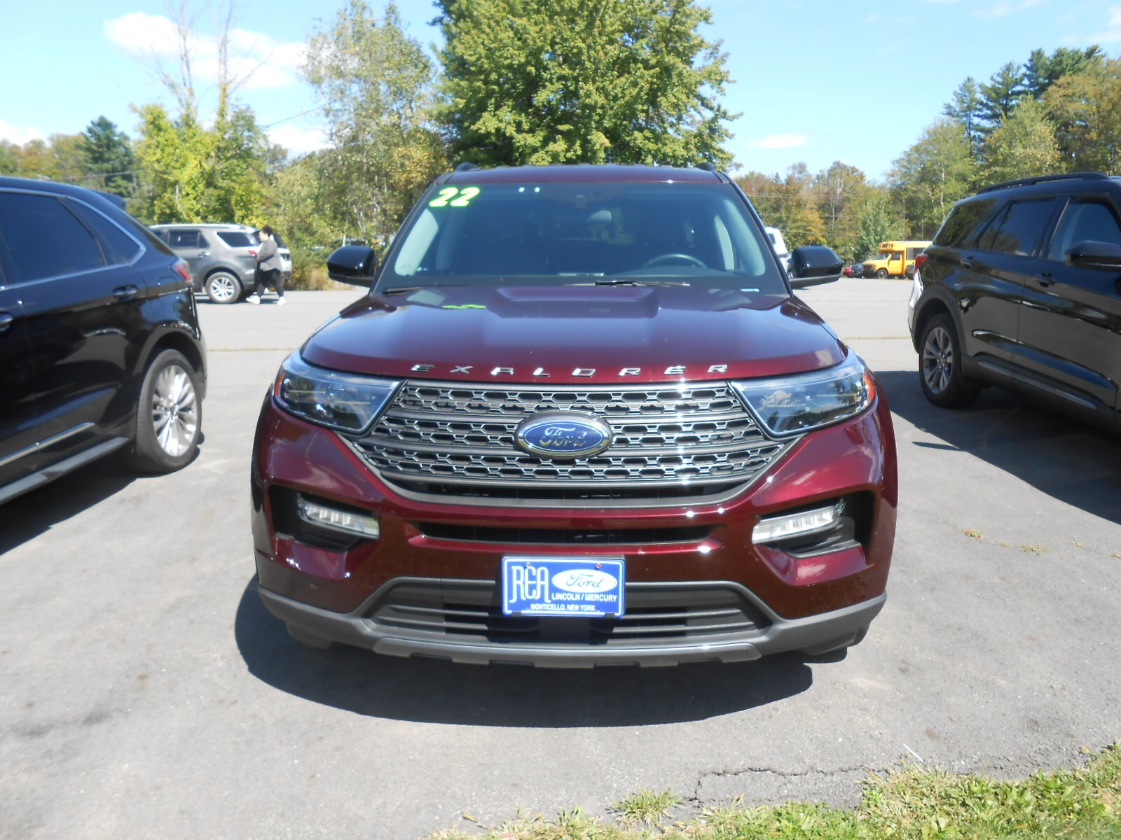 2022 Ford Explorer XLT photo 2