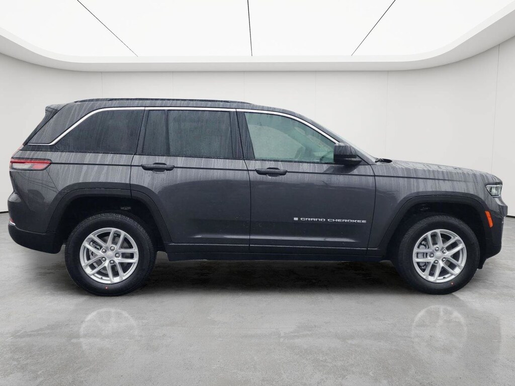 New 2026 Jeep Grand Cherokee LAREDO X 4X4 Sport Utility