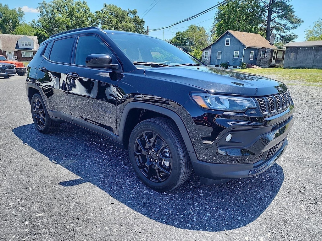 Used 2024 Jeep Compass Latitude SUV