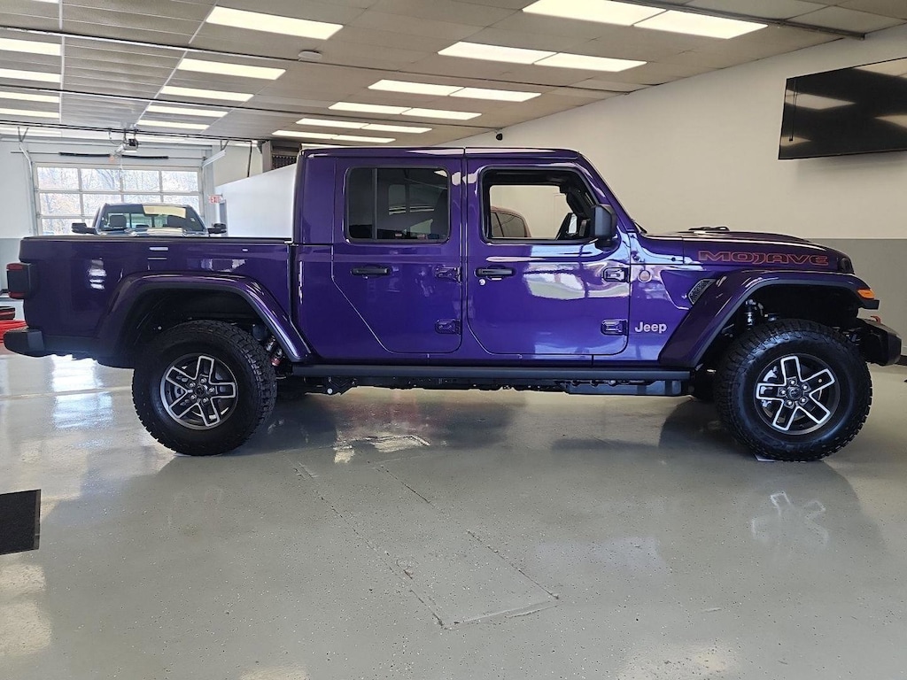 New 2026 Jeep Gladiator MOJAVE 4X4 Pickup